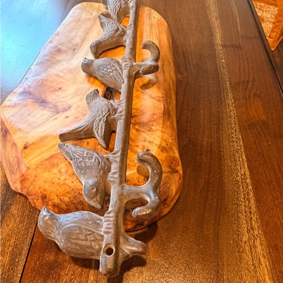 Vintage Cast Iron Birds on a Branch Wall Hanger, Metal Key or Towel Hanger - Picture 6 of 11